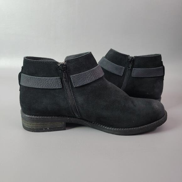 Clarks Demi Tone Womens Ankle Boot Black Suede Side Zip US Size 8.5 - Picture 3 of 10